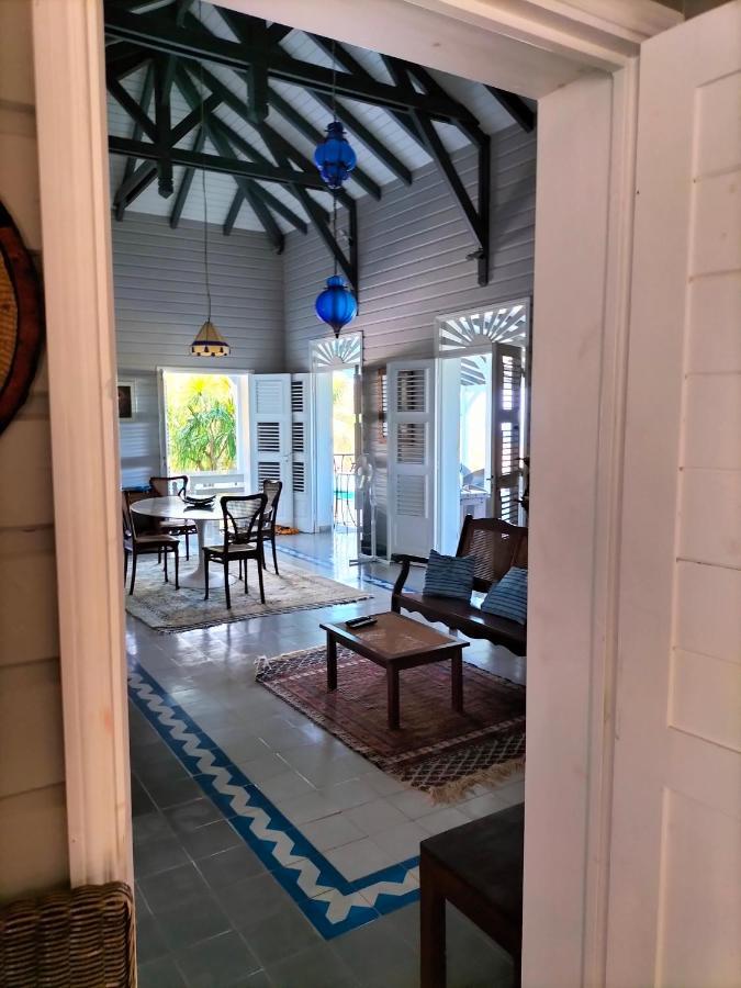 La Maison Bleue - Les Hauts De La Baie Terre-de-Bas Zewnętrze zdjęcie